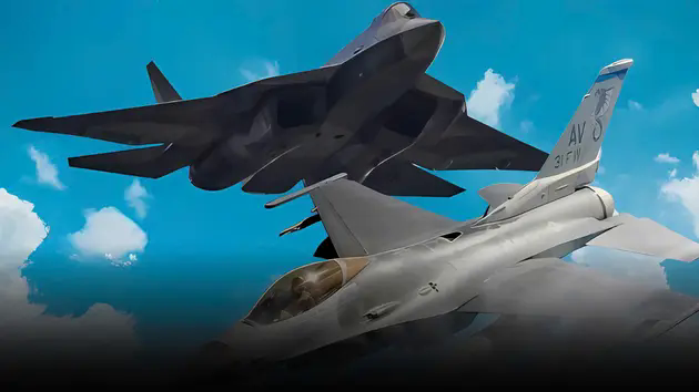 F-16 kh&oacute; đối đầu Su-35 của Nga
