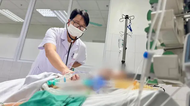 Cứu sống ngoạn mục bệnh nh&acirc;n mắc bệnh lạ