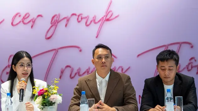 'Chị Em Rọt' bị lập bi&ecirc;n bản v&igrave; họp b&aacute;o l&aacute;ch luật