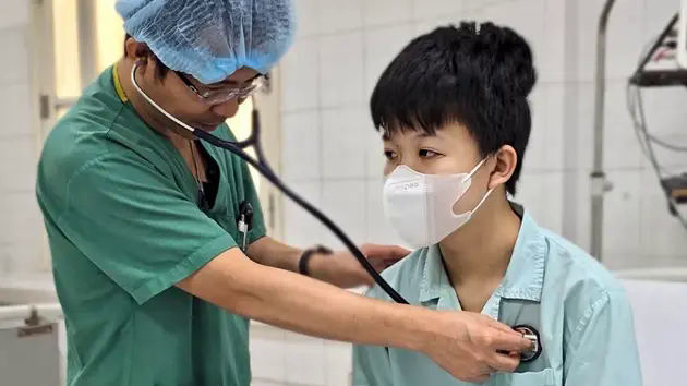 Ph&eacute;p m&agrave;u gh&eacute;p tim cứu sống cậu b&eacute; 14 tuổi