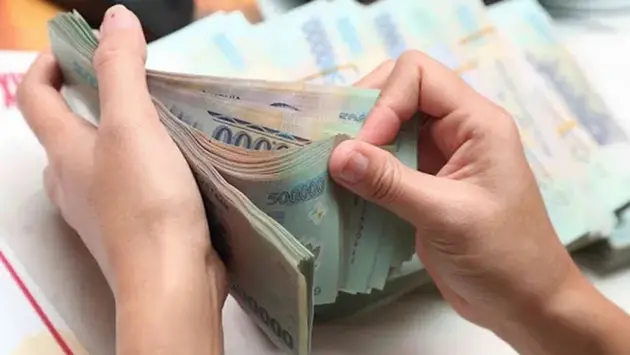 Điều chỉnh tiền lương ph&ugrave; hợp với việc s&aacute;p nhập
