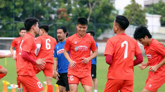 Cầu thủ nhập tịch Campuchia 'kh&ocirc;ng bằng' ngoại binh V-League