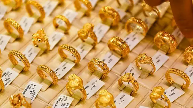 Gi&aacute; v&agrave;ng lập kỉ lục, tiến gần tới mốc 98 triệu đồng/lượng