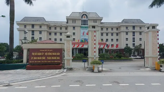 Bắt 6 c&aacute;n bộ quận Ho&agrave;ng Mai về h&agrave;nh vi 'nhận hối lộ'