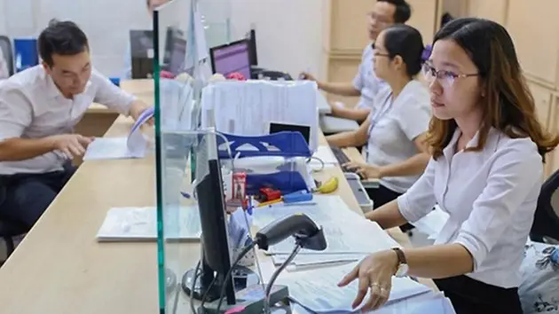 Chế độ đối với c&aacute;n bộ, c&ocirc;ng chức khi giải thể cấp huyện