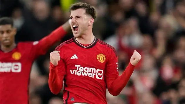 6 trụ cột Man Utd t&aacute;i xuất