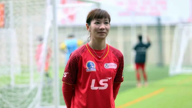 Quả b&oacute;ng V&agrave;ng nữ Việt Nam 2024 bị thủng m&agrave;ng nhĩ