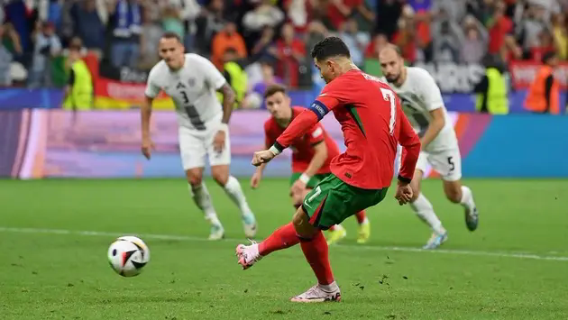 C&uacute; s&uacute;t phạt đền tệ nhất của Ronaldo