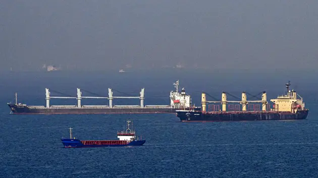 Nga - Ukraine nhất tr&iacute; ngừng bắn tr&ecirc;n Biển Đen