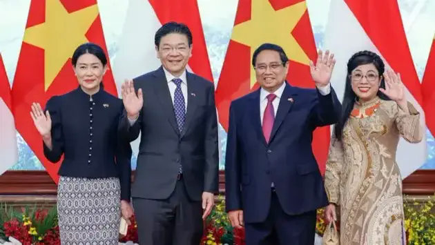 Thủ tướng Phạm Minh Ch&iacute;nh chủ tr&igrave; lễ đ&oacute;n Thủ tướng Singapore