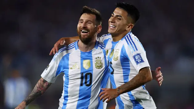 Argentina v&agrave; Iran gi&agrave;nh v&eacute; dự chung kết World Cup 2026