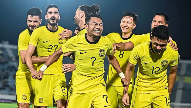 Malaysia gấp r&uacute;t nhập tịch cầu thủ đối đầu Việt Nam