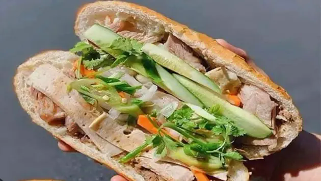 37 người nhập viện cấp cứu sau khi ăn b&aacute;nh m&igrave;