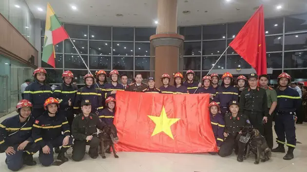 Đội cứu hộ, cứu nạn Việt Nam đ&atilde; đến Myanmar