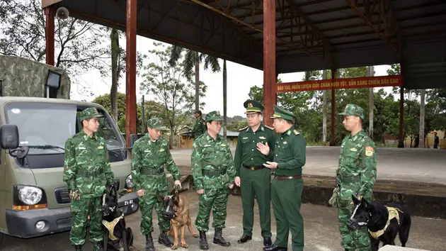 Bộ đội Bi&ecirc;n ph&ograve;ng xuất qu&acirc;n hỗ trợ cứu nạn tại Myanmar