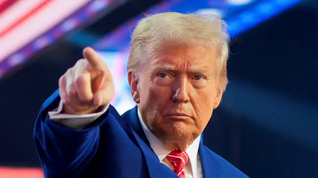 &Ocirc;ng Trump dọa tăng thuế dầu mỏ Nga