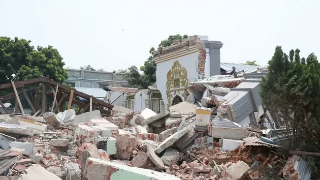 Ch&iacute;nh quyền qu&acirc;n sự Myanmar tuy&ecirc;n bố ngừng bắn 3 tuần