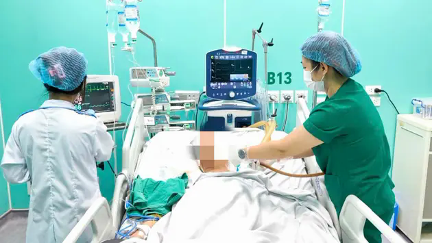 Nam thanh ni&ecirc;n nguy kịch v&igrave; vi&ecirc;m n&atilde;o m&ocirc; cầu