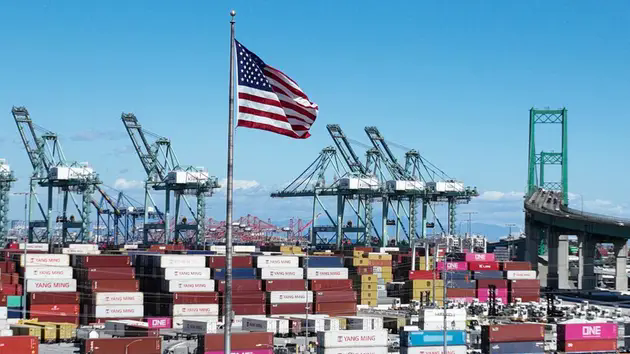 EU d&ugrave;ng mọi biện ph&aacute;p đ&aacute;p trả thuế quan mới của Mỹ