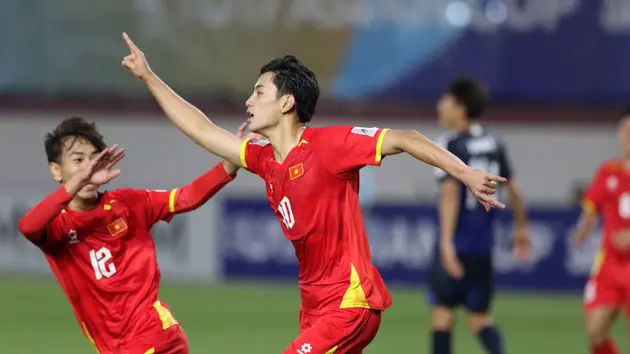 U17 Việt Nam cầm ho&agrave; đương kim v&ocirc; địch