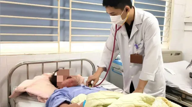 Hoại tử da nguy kịch v&igrave; tự &yacute; d&ugrave;ng thuốc