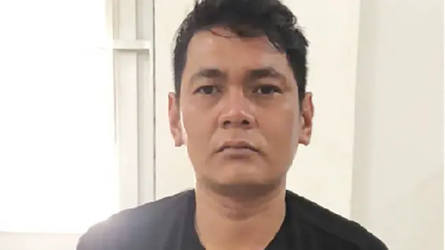 Bắt kẻ v&ocirc; cớ d&ugrave;ng k&eacute;o đ&acirc;m nhiều người ở Cần Thơ