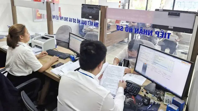 Kh&ocirc;ng ho&agrave;n th&agrave;nh nhiệm vụ c&oacute; thể bị th&ocirc;i việc sau 6 th&aacute;ng
