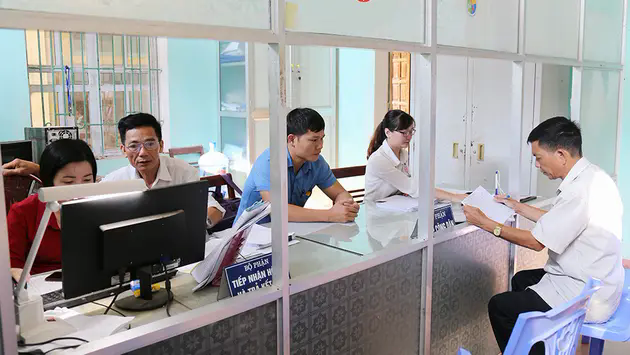 Đề xuất giải quyết ch&iacute;nh s&aacute;ch cho c&ocirc;ng chức cấp x&atilde; k&eacute;m chuẩn