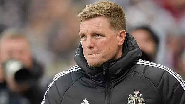 Newcastle đấu Man United m&agrave; kh&ocirc;ng c&oacute; HLV Eddie Howe