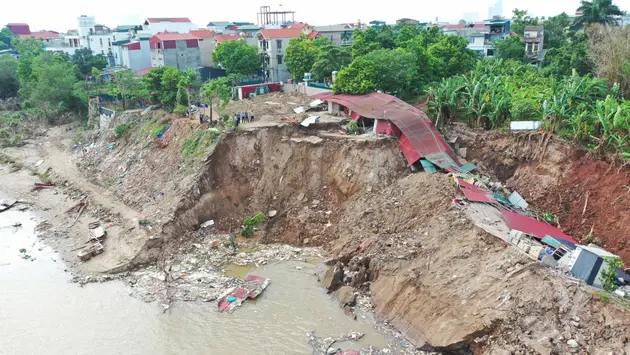 H&agrave; Nội c&ocirc;ng bố t&igrave;nh huống khẩn cấp sạt lở s&ocirc;ng Đuống