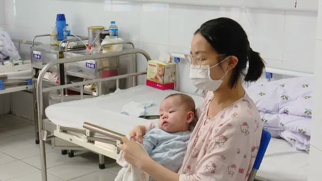 Cả nước c&oacute; hơn 4.100 ca mắc sởi sau một tuần