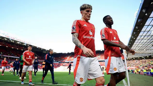 Manchester United ch&iacute;nh thức trụ hạng