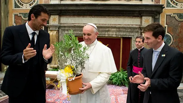 Gi&aacute;o ho&agrave;ng Francis v&agrave; tầm ảnh hưởng tới b&oacute;ng đ&aacute; thế giới