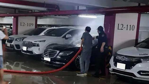 Vụ xe ca sĩ Duy Mạnh bốc ch&aacute;y: Mercedes-Benz Việt Nam n&oacute;i g&igrave;?