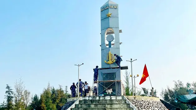 T&ocirc;n tạo, chỉnh trang Tượng đ&agrave;i chiến thắng Đặc c&ocirc;ng Hải qu&acirc;n
