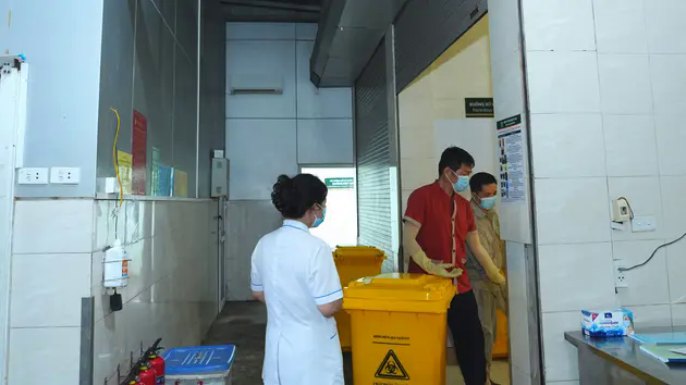 Bệnh viện Bạch Mai th&ocirc;ng tin về vụ chất thải y tế