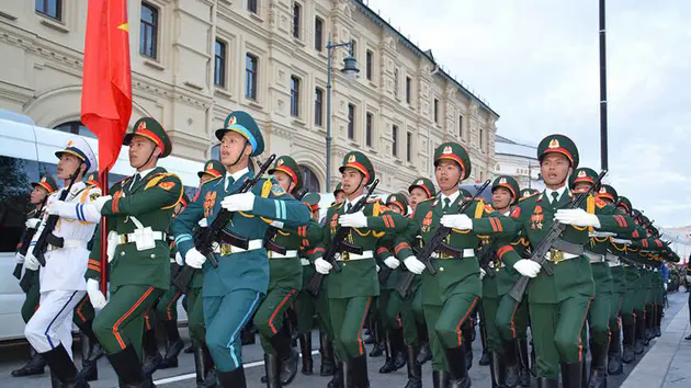 Đo&agrave;n QĐND Việt Nam sơ duyệt Lễ duyệt binh tr&ecirc;n Quảng trường Đỏ