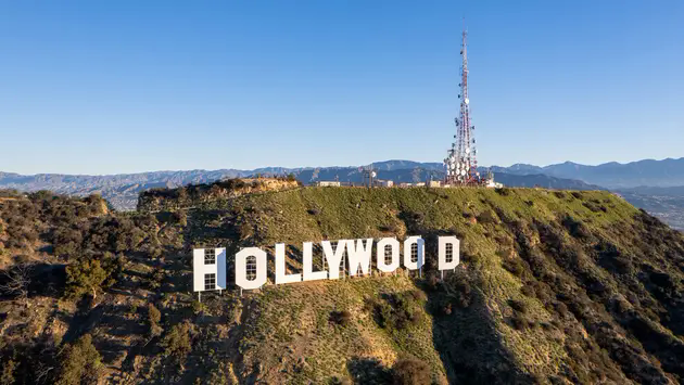 &Ocirc;ng Trump sẽ &aacute;p thuế 100% phim nhập khẩu để 'cứu' Hollywood