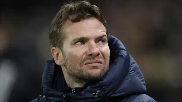 Cựu tiền vệ Man United bị Watford sa thải