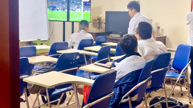 X&aacute;c minh gi&aacute;o vi&ecirc;n dạy th&ecirc;m tr&aacute;i quy định