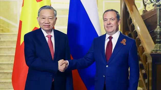 Tổng B&iacute; thư T&ocirc; L&acirc;m hội kiến Chủ tịch Đảng Nước Nga Thống nhất Dmitry Medvedev
