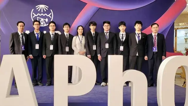 Việt Nam đạt 3 Huy chương V&agrave;ng Olympic Vật l&yacute; 2025