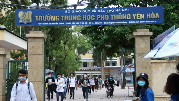 Trường THPT Y&ecirc;n Ho&agrave; c&oacute; tỷ lệ chọi cao nhất 1/2,44
