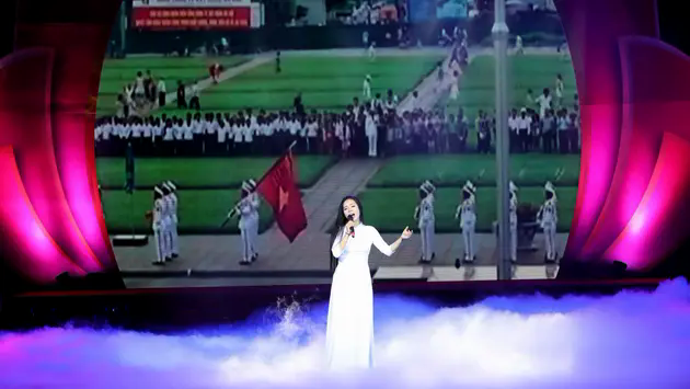 Qu&agrave; th&aacute;ng Năm d&acirc;ng Người
