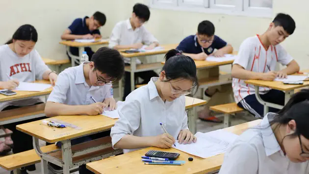 10 trường THPT c&oacute; hồ sơ th&iacute; sinh nhiều nhất H&agrave; Nội