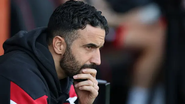Man United đối diện với b&agrave;i to&aacute;n kh&oacute;
