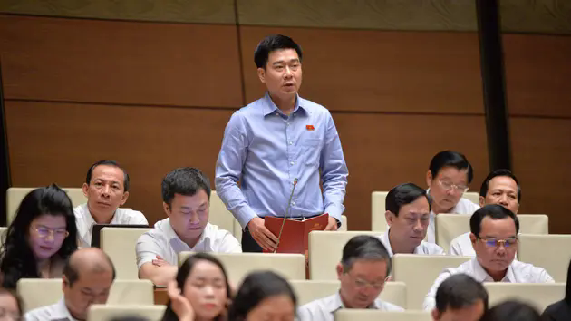 C&oacute; n&ecirc;n 'quy định cứng' tuổi Thẩm ph&aacute;n TAND tối cao?