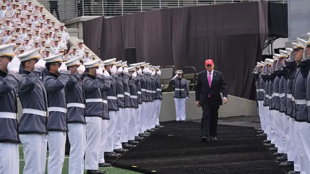 &Ocirc;ng Trump: Mỹ đang 'học hỏi' từ xung đột tại Ukraine