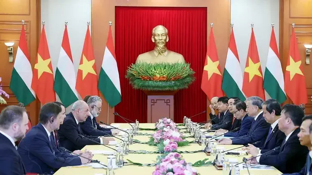 Việt Nam sẵn s&agrave;ng l&agrave; cầu nối giữa Hungary với khu vực Đ&ocirc;ng Nam &Aacute;