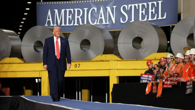 &Ocirc;ng Trump c&oacute; kế hoạch tăng thuế th&eacute;p l&ecirc;n 50%